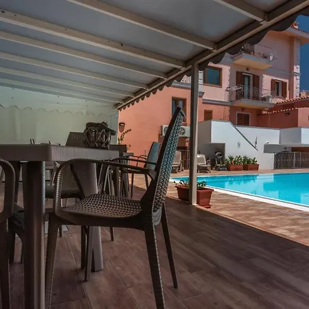 Apartment Relaxing Cristal Blu Sleeps 4 No1492 Santa Teresa Gallura
