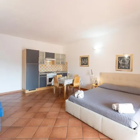 Relaxing Cristal Blu Sleeps 4 No1492 Lejlighed