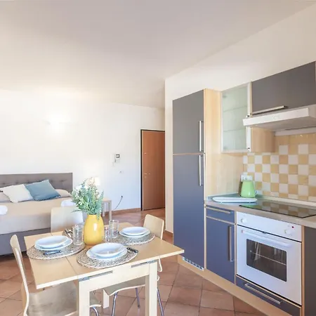 Relaxing Cristal Blu Sleeps 4 No1492 * Santa Teresa Gallura